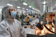 咱手里那个越来越小、充电却嗖嗖快的充电头，里头到底藏着啥黑科技？